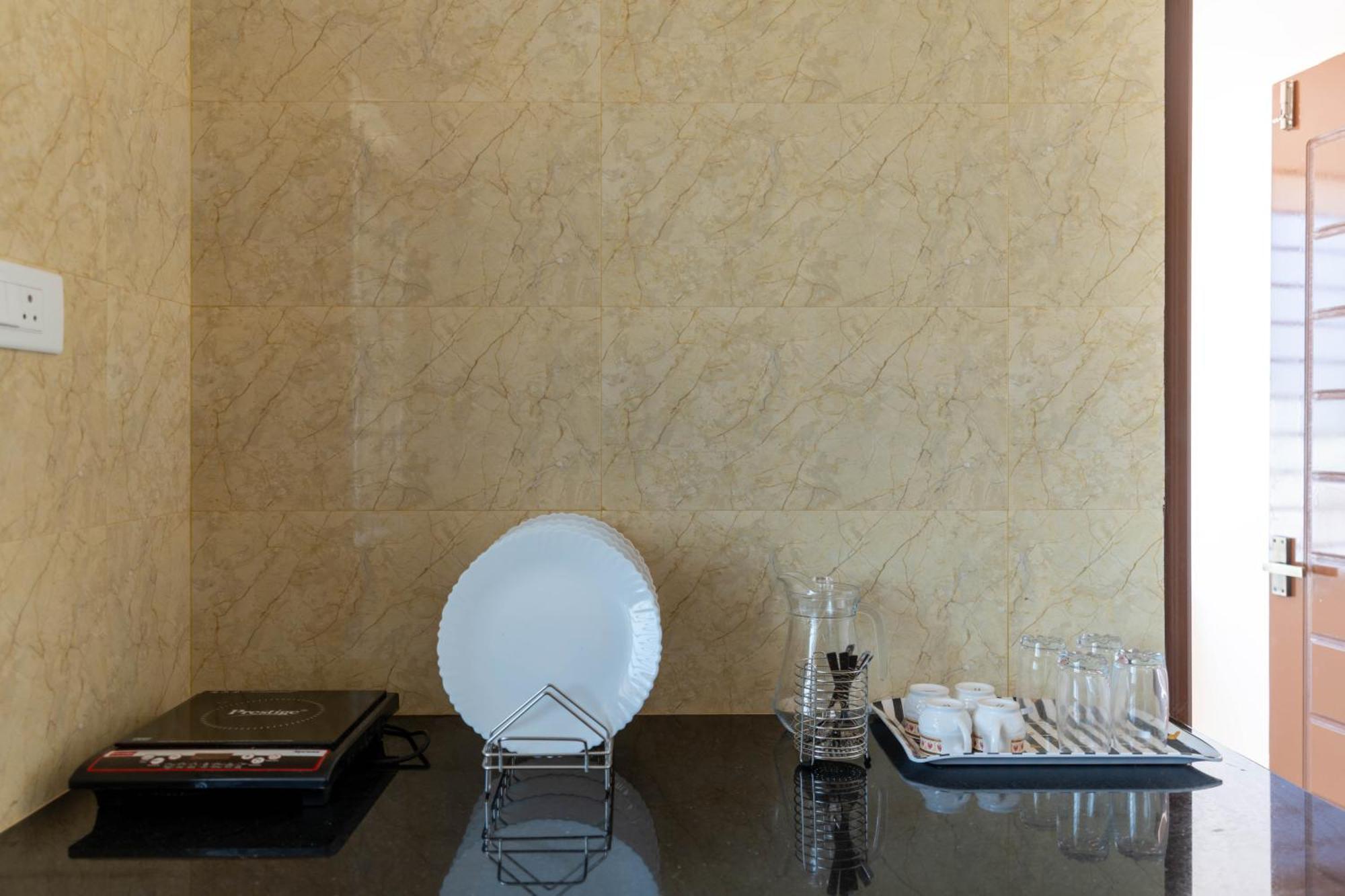 Aishwaryam Service Apartment Chennai Bagian luar foto