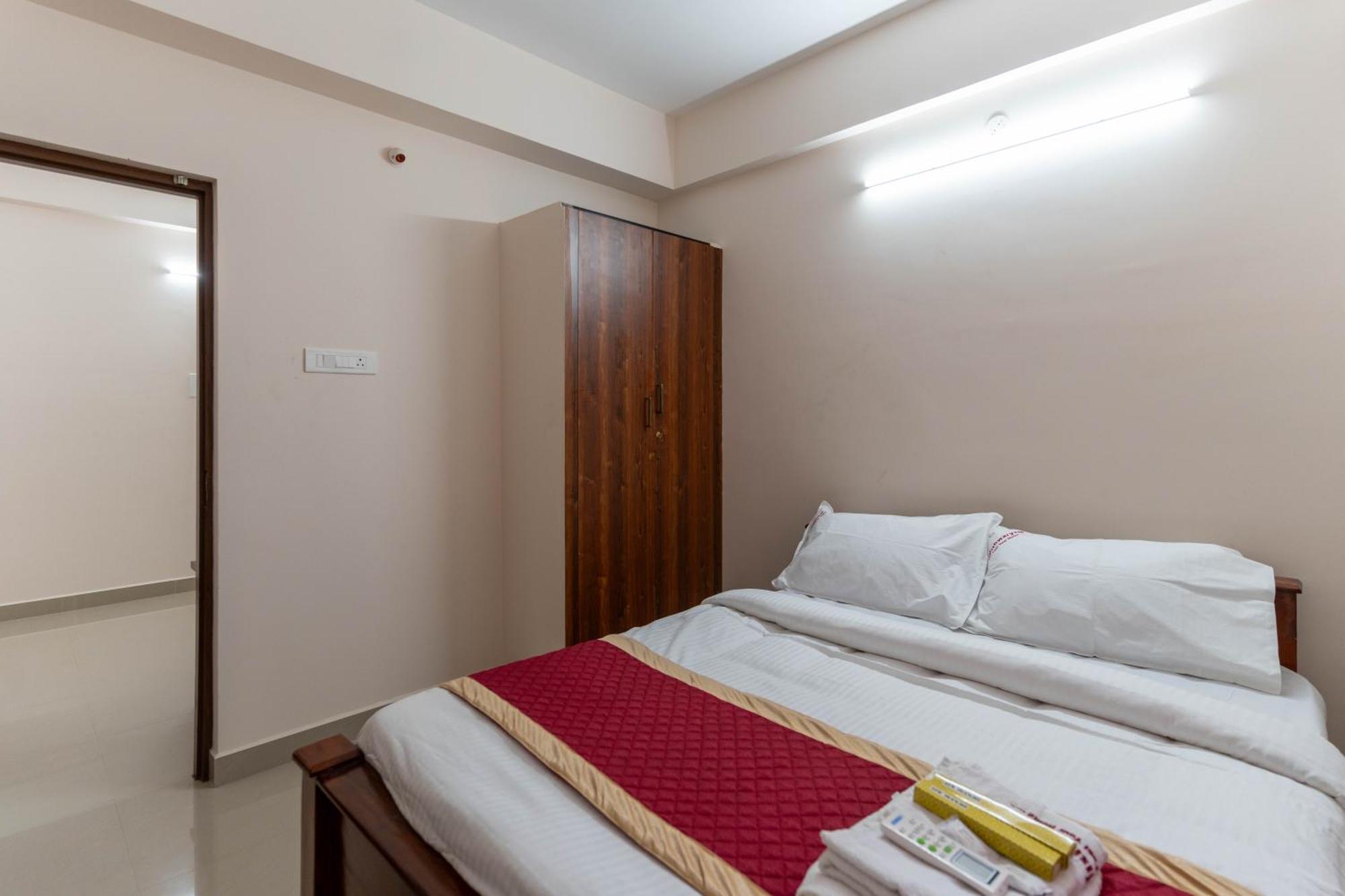 Aishwaryam Service Apartment Chennai Bagian luar foto