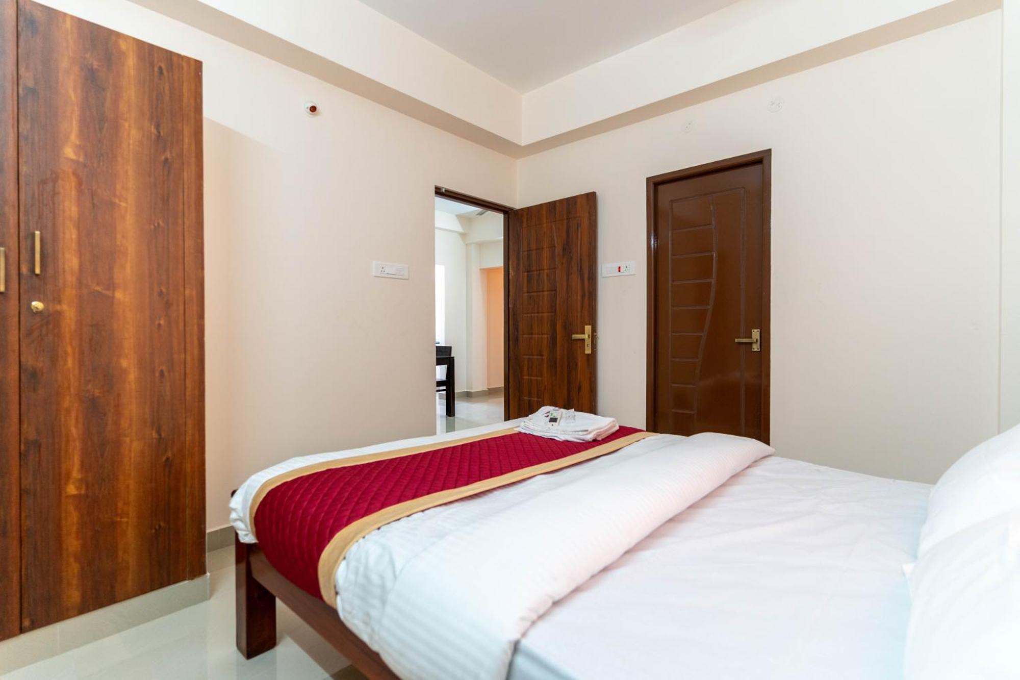 Aishwaryam Service Apartment Chennai Bagian luar foto