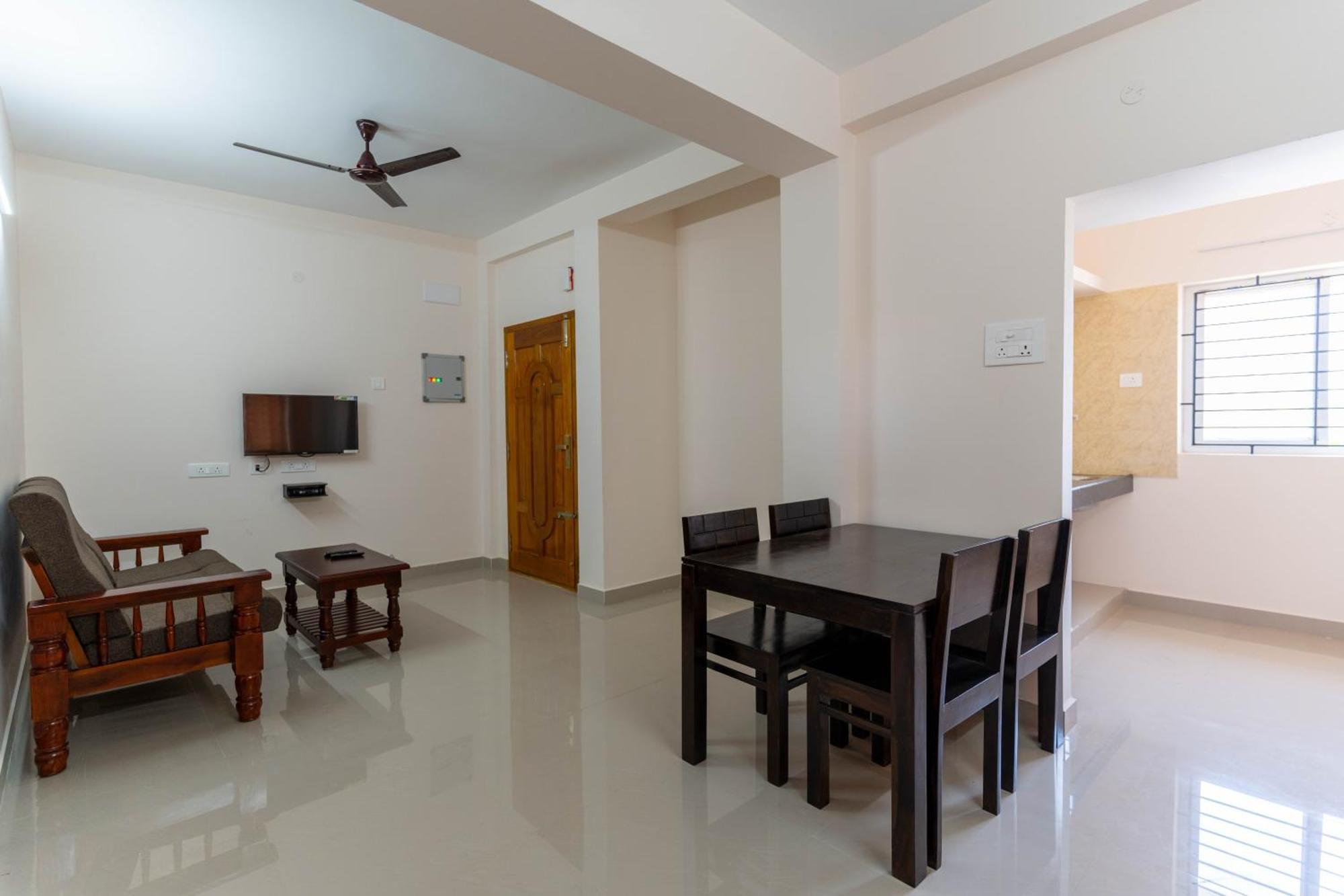 Aishwaryam Service Apartment Chennai Bagian luar foto