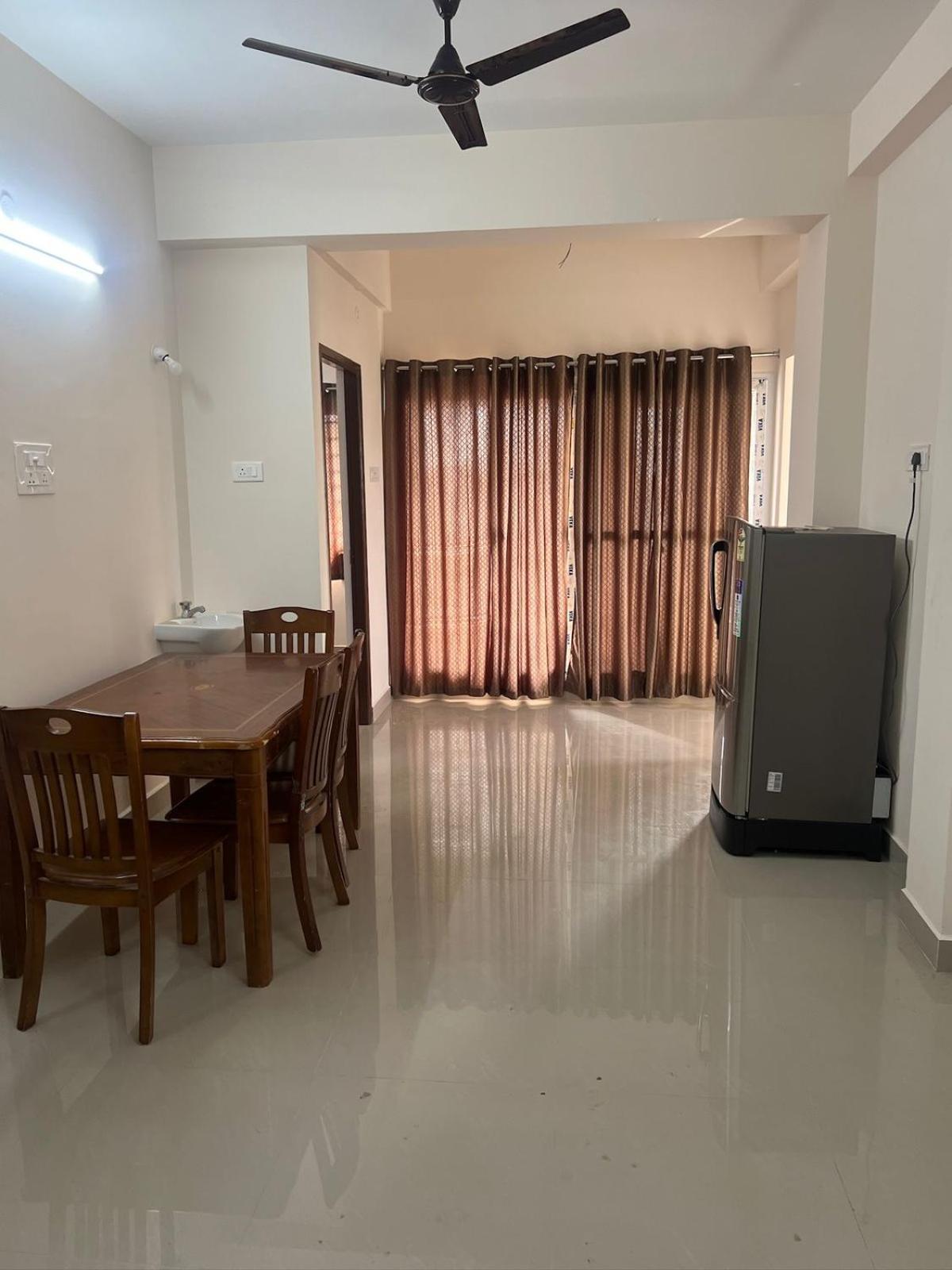 Aishwaryam Service Apartment Chennai Bagian luar foto